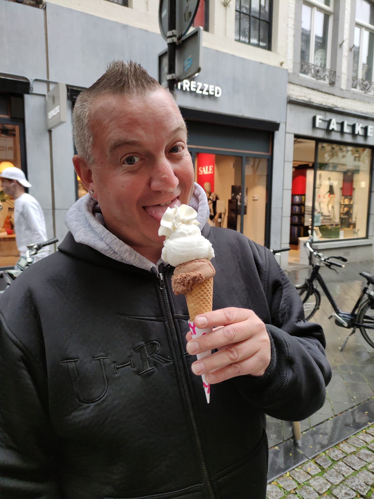 Profilo di Yves-alexandre